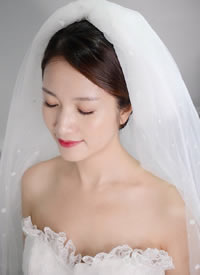 简单的韩式新娘造型，清雅动人