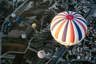 天空中的热气球图片(17张)