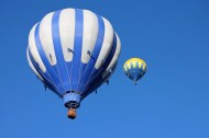 高空中的热气球图片(14张)