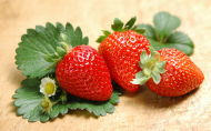 鲜嫩美味的草莓图片(20张)