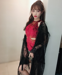 SNH48黄婷婷性感舞台照图片