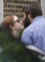 艾玛·沃特森与男友当街热吻不惧偷拍