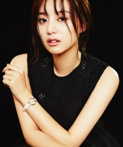 韩国女星金智媛时尚风格杂志写真图片