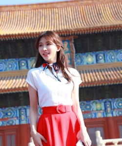 林志玲白衣红裙性感图片