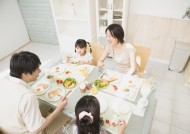 家人餐桌用餐图片(26张)