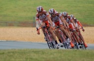 骑着自行车的选手图片(10张)