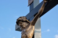 十字架上的耶稣图片(15张)