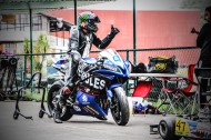 正在训练的摩托车赛车手图片(12张)
