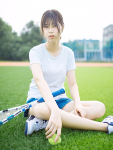活力女生网球运动写真娇俏可爱