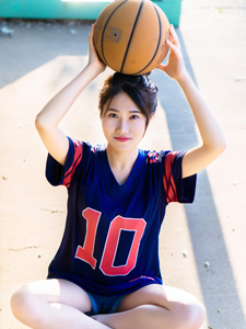 篮球少女清新写真可爱俏皮