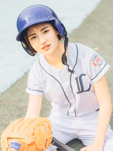 棒球少女可爱写真清新可人