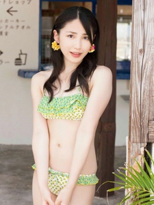 可爱美女吉川友度假泳池比基尼性感写真