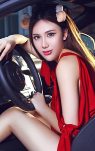 大眼韩国美女车模 甜美可人