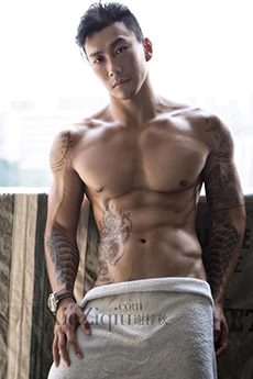 性感的中国男模帅哥肌肉图片艺术写真