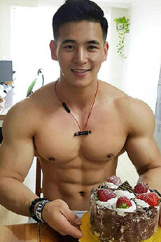 中国男模胸肌帅哥的胸大肌诱人写真照片