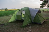 野外搭建的帐篷图片(16张)
