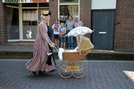 荷兰传统的婴儿车图片(9张)