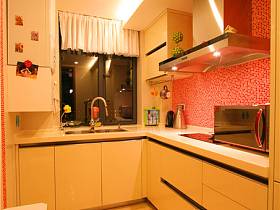 现代厨房三室两厅两卫设计案例