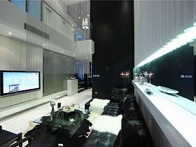 古典客厅跃层电视背景墙设计案例展示