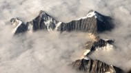 云雾缭绕的山峰图片(15张)