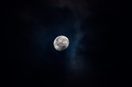 夜空中唯美的月亮图片(10张)