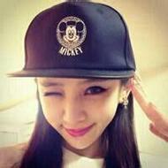 时尚靓丽戴帽子的女生微博贴吧头像