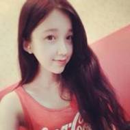 摆剪刀手的90后美女经典qq头像图片