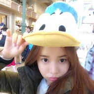 潮范打扮好看的萌妹子qq头像图片