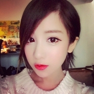 潮范打扮好看的萌妹子qq头像图片