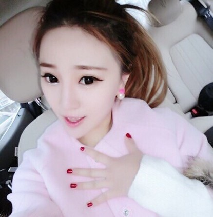 精致妆容的韩国美女陌陌qq头像大全