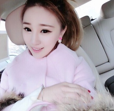 精致妆容的韩国美女陌陌qq头像大全