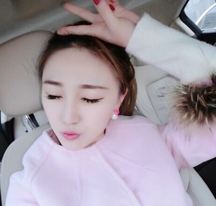 精致妆容的韩国美女陌陌qq头像大全