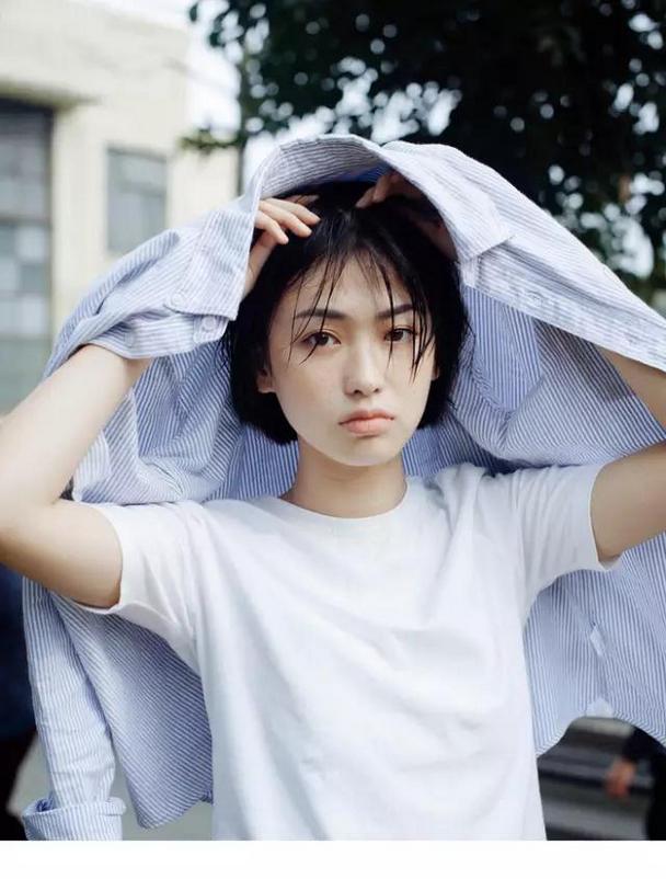 文艺女生侧脸意境唯美微信头像图片