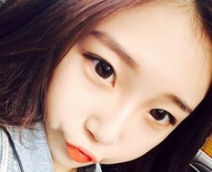 时尚大眼女生红唇qq空间头像图片