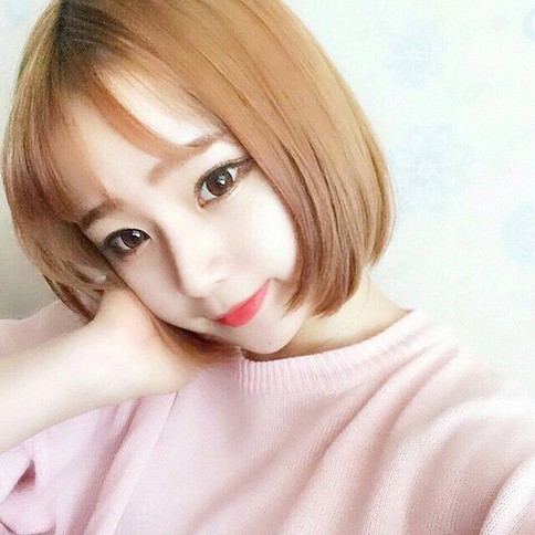 水汪汪的大眼女生自拍贴吧头像图片