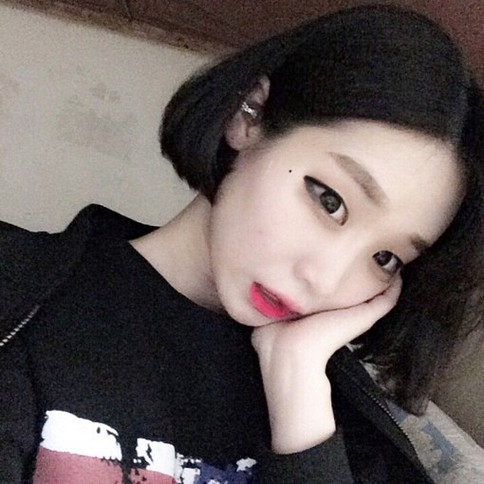 水汪汪的大眼女生自拍贴吧头像图片