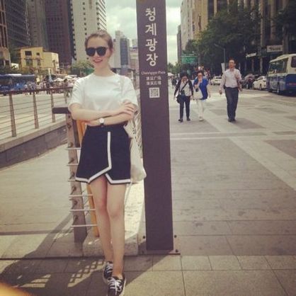 笑靥如花的气质女生微信头像图片