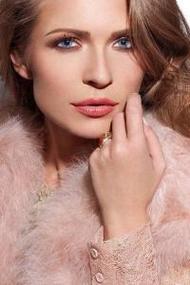 超凡脱俗的qq欧美女生头像大全