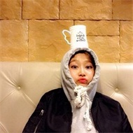 漂亮的长发微信美女复古风自拍头像图片