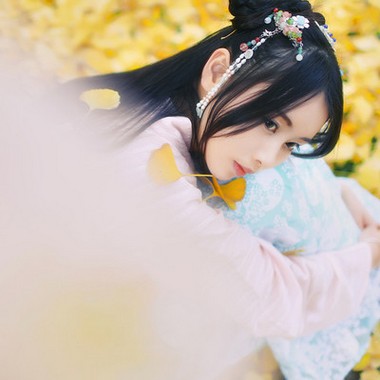 闭月羞花的微信漂亮女生头像图片