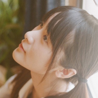 清纯氧气美女学生妹微信头像图片