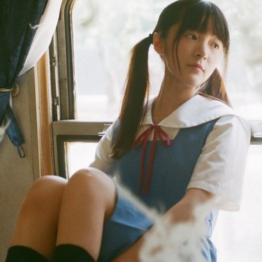 清纯氧气美女学生妹微信头像图片