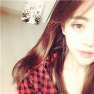 时尚靓丽氧气美女微信自拍头像图片