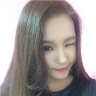 皮肤白皙的漂亮美女微信头像图片