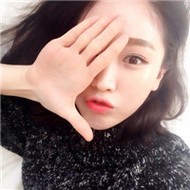 皮肤白皙的漂亮美女微信头像图片