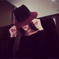 颜值爆表的长发美女微信意境头像大全