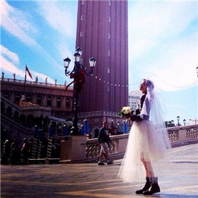 甜蜜幸福的情侣微信唯美婚纱头像图片