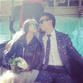 甜蜜幸福的情侣微信唯美婚纱头像图片