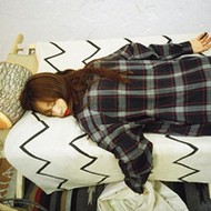 侧脸难过伤感的女生微信头像图片