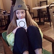 侧脸难过伤感的女生微信头像图片